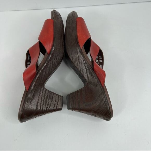 Munro sandals women's 7.5 cross strap slip on open toe heeled red leather - Picture 6 of 12